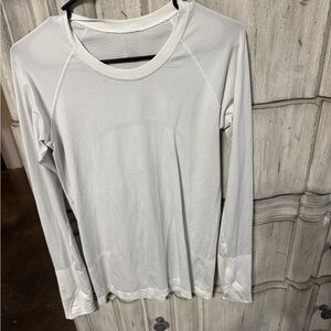 Lululemon white long sleeve swiftly